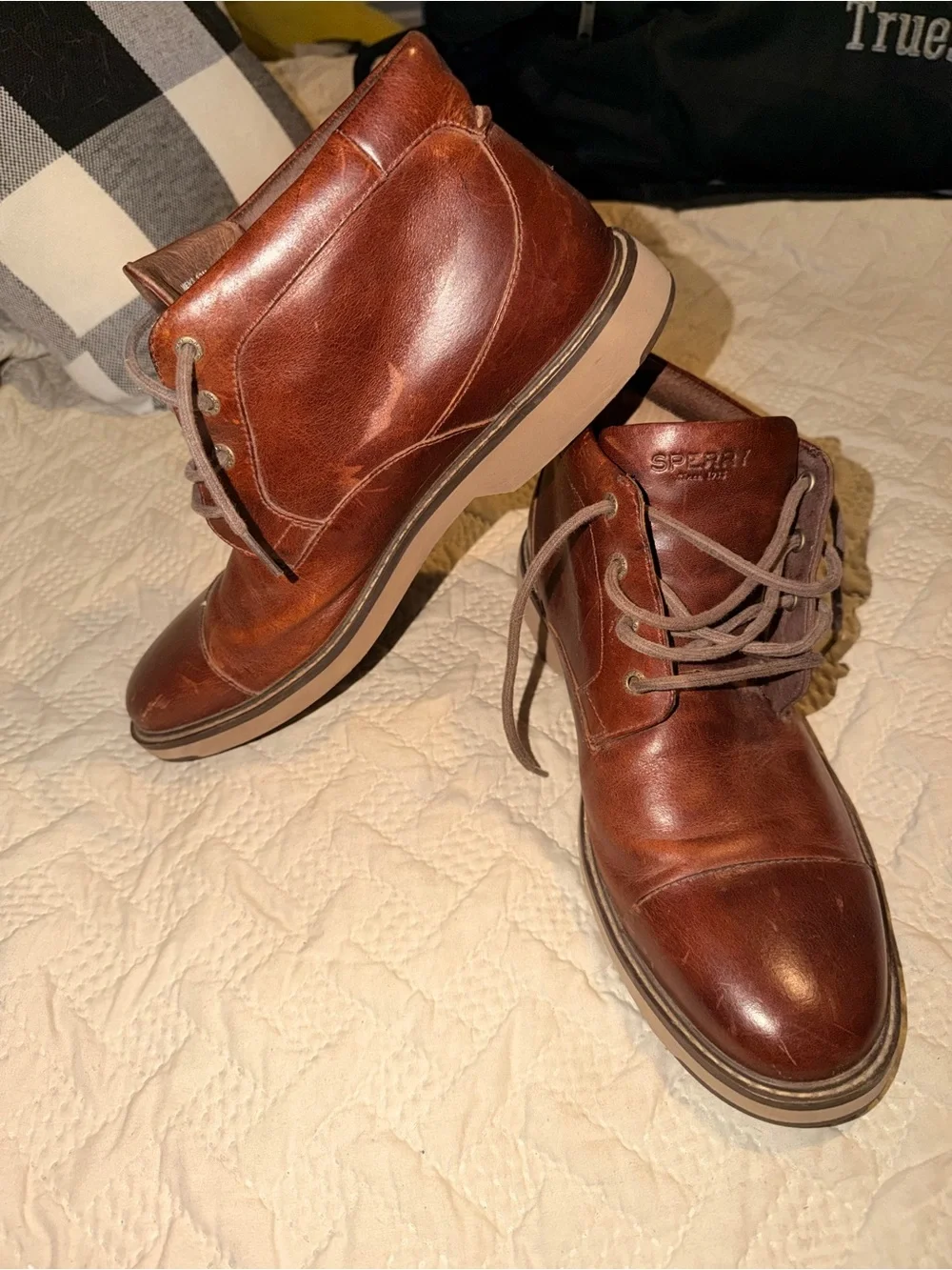 Sperry Men’s Chestnut Brown Leather Chukka Boots